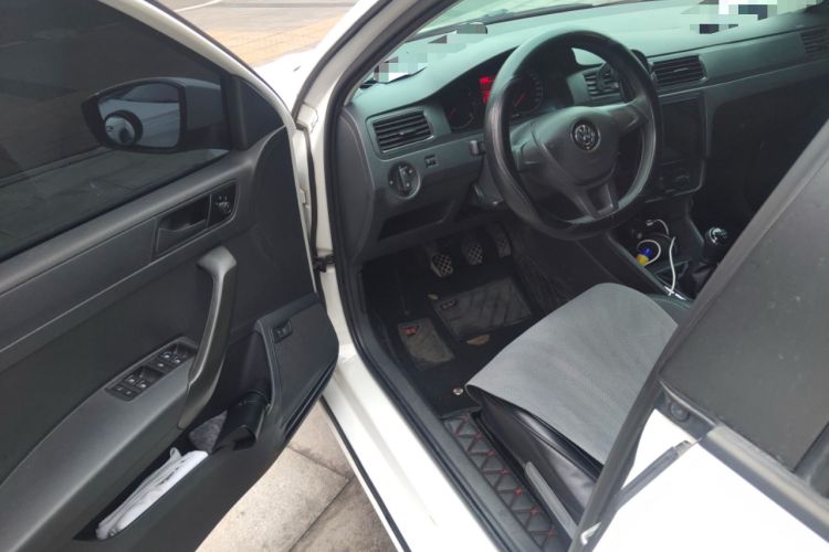 Used Volkswagen Santana 2016 1.6L Manual Fashion Edition