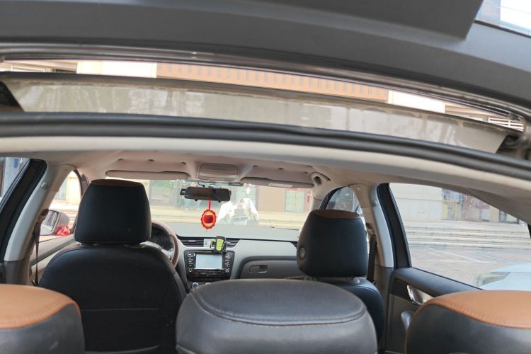 Used Skoda Octavia 2015 1.6L Automatic Yijie Edition Headliner