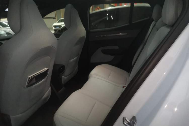 Used Volvo EX30 2025 Rear-Drive Long-Range Version Ultra