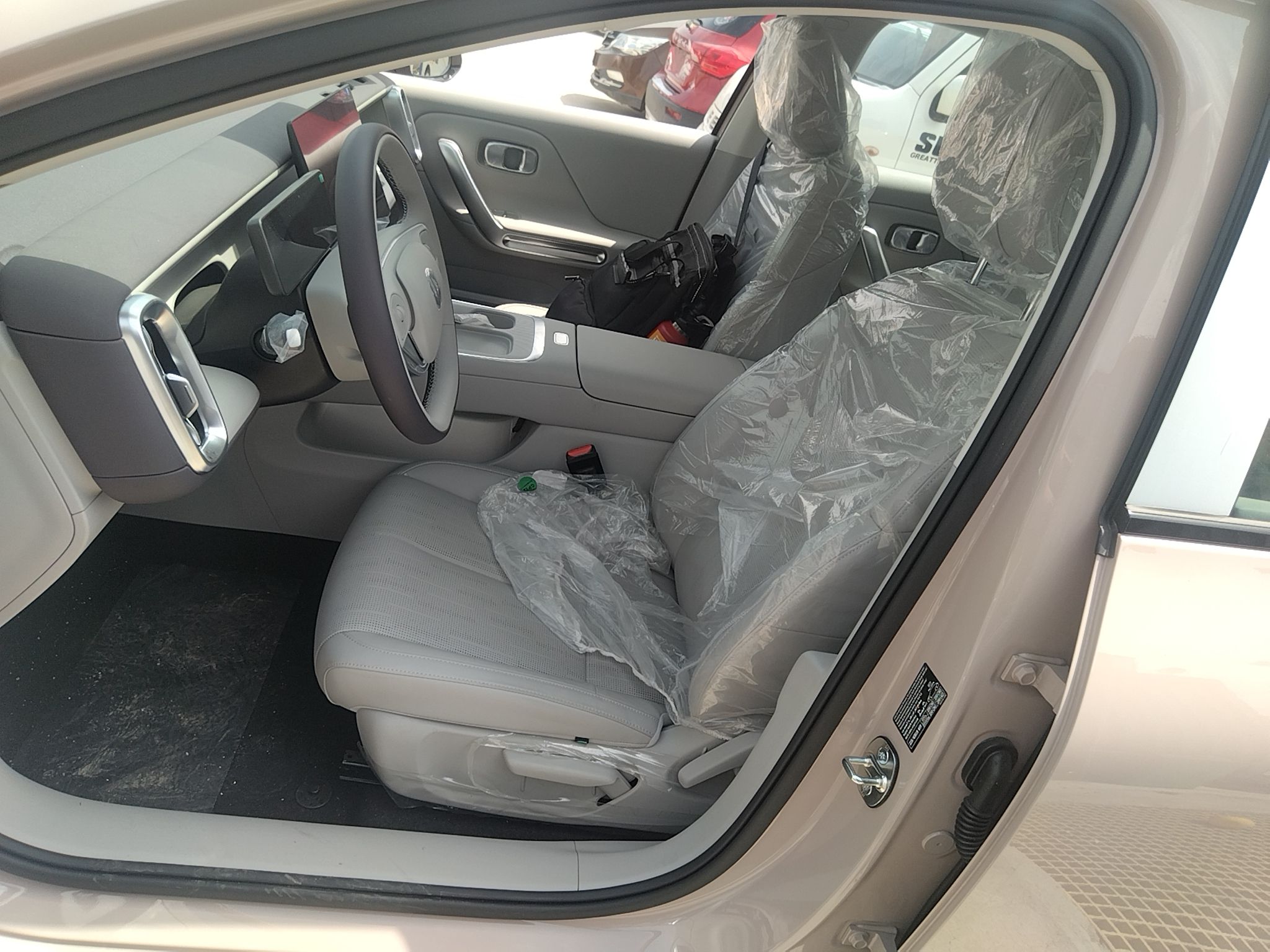 Переднее сиденье в автомобиле