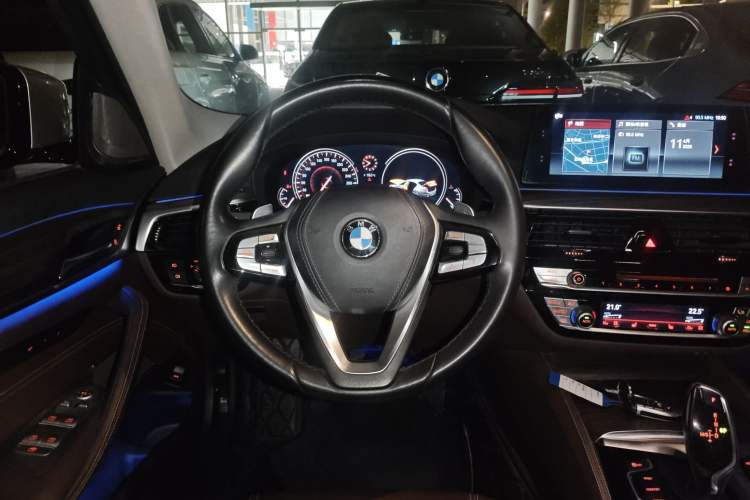 Used BMW 5 Series 2018 Facelifted 530Li Luxury Edition Premium Package Steering Wheel