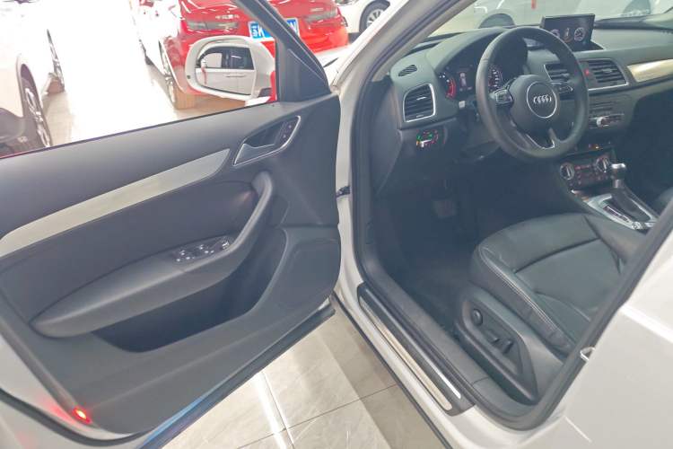 Used Audi Q3 2015 35 TFSI quattro Technology Edition
