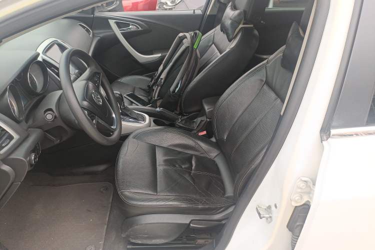 Used Buick GT 2012 GT 1.8L Automatic Fashionable Leather Edition