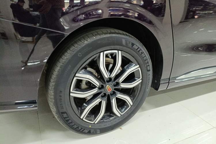 Used Hongqi HQ9 2023 2.0T Smart Connect Flagship Edition Right Rear Wheel Hub