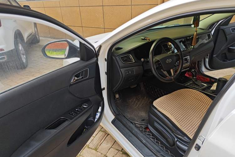 Used Hyundai Mistra 2016 1.8L Automatic Smart GLS
