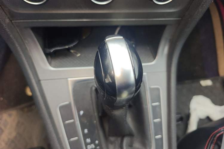 Used Volkswagen Golf 2016 1.6L Automatic Fashion Model