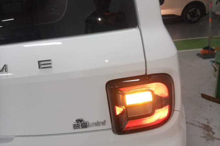 Used Geely Galaxy Panda 2024 Panda Mini 200km Endurance Bear
