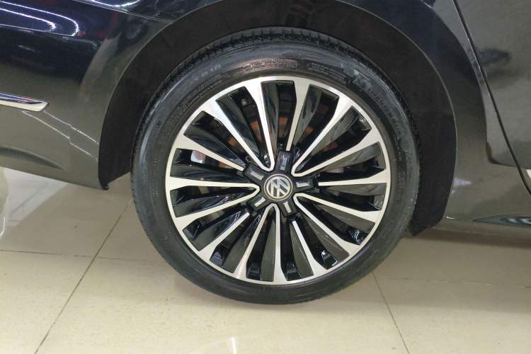 Used Volkswagen Passat 2017 330TSI DSG Prestige Edition Right Rear Wheel Hub