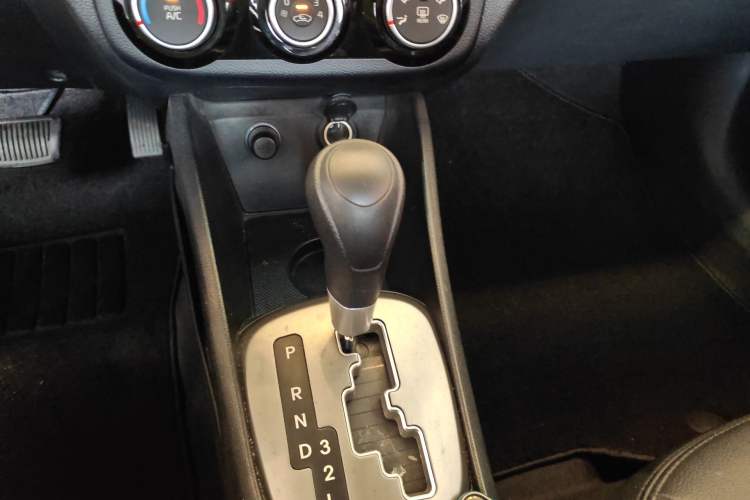 Used Kia K2 2015 Sedan 1.4L Automatic GLS