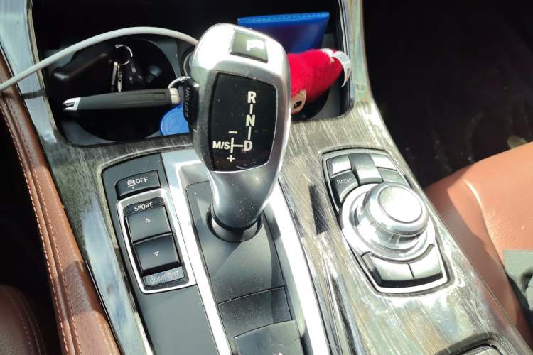 Used BMW 5 Series 2014 525Li Leading Model