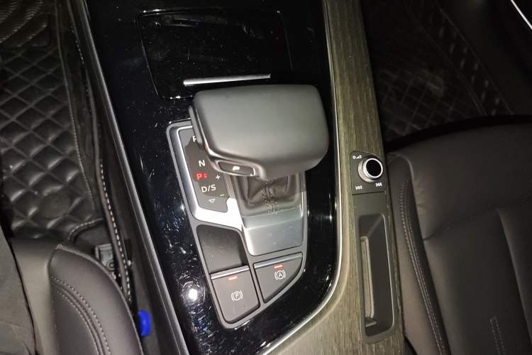 Used Audi A4 2023 allroad quattro
