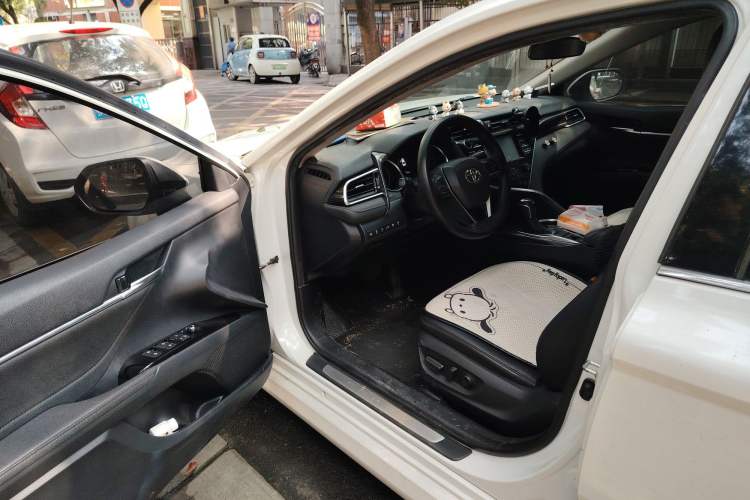 Used Toyota Camry 2018 2.0G Luxury Edition
