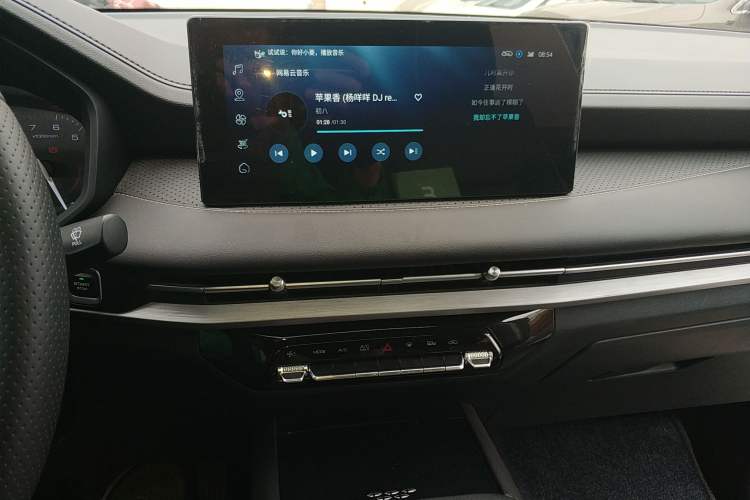 Used Wuling Jiachen 2022 1.5T CVT Deluxe Flagship Edition Audio And AC Panel