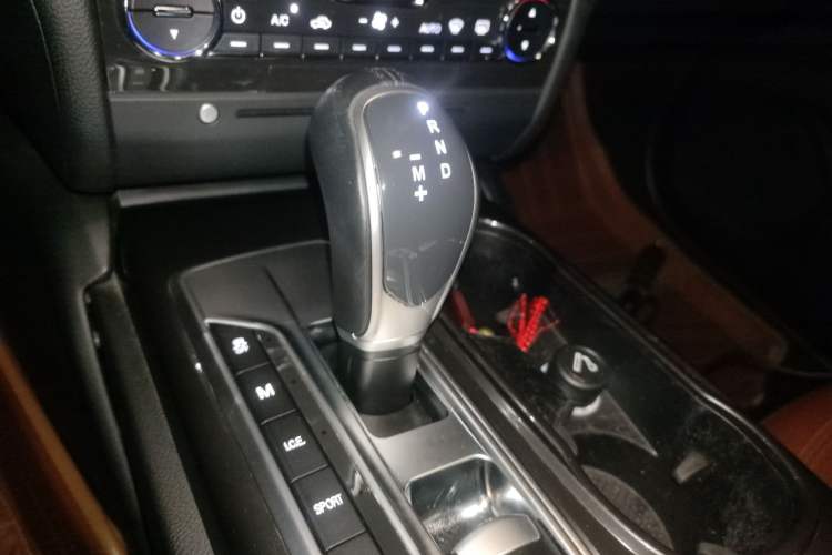 Used Maserati Ghibli 2014 3.0T Standard Edition Gear Lever