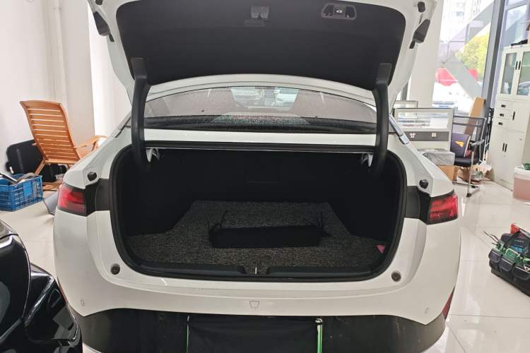 Used XPeng P5 2021 460G+ Trunk