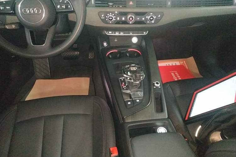 Used Audi A4L 2022 40 TFSI Stylish and Elegant Edition Gear Lever