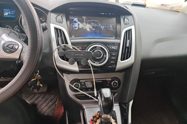 Used Ford Focus 2012 Hatchback 1.6L Automatic Fashion Edition Audio And AC Panel