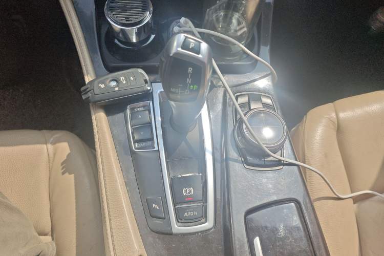 Used BMW 5 Series 2013 525Li Luxury Model
