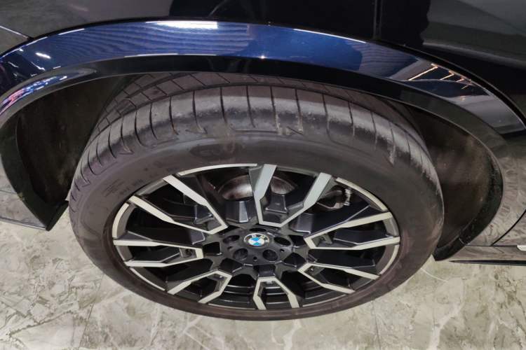 Used BMW X5 2023 xDrive 40Li M Sport Night Edition Package Exterior 4