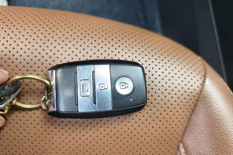 Used Kia KX Cross 2017 1.4L AT GLS