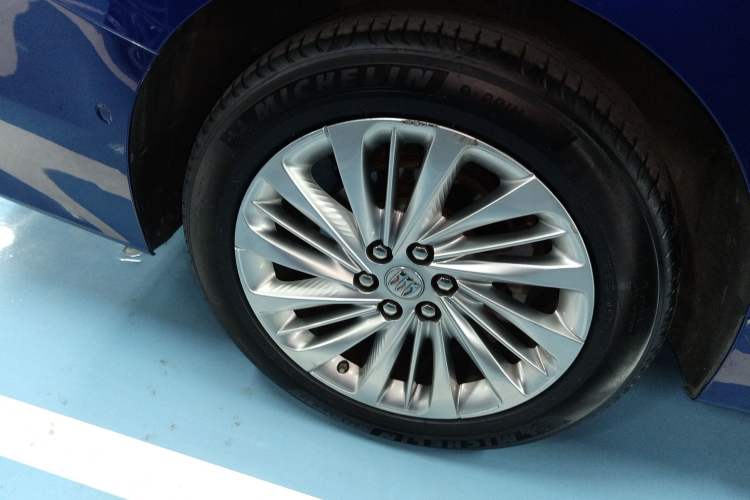 Used Buick Century 2023 2.0T Six-Seater Yinshi Edition