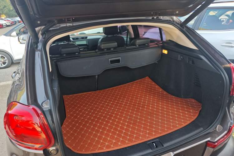 Used Qoros 5 2017 1.6T Automatic Prestige Model
