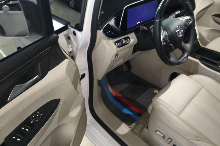 Used Buick GL8 2022 ES Landtrek 653T Comfort Edition Driver Seat