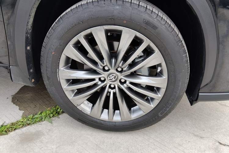 Used Toyota Highlander 2022 380T Four-Wheel Drive Prestige Edition 7-Seater Right Front Wheel Hub