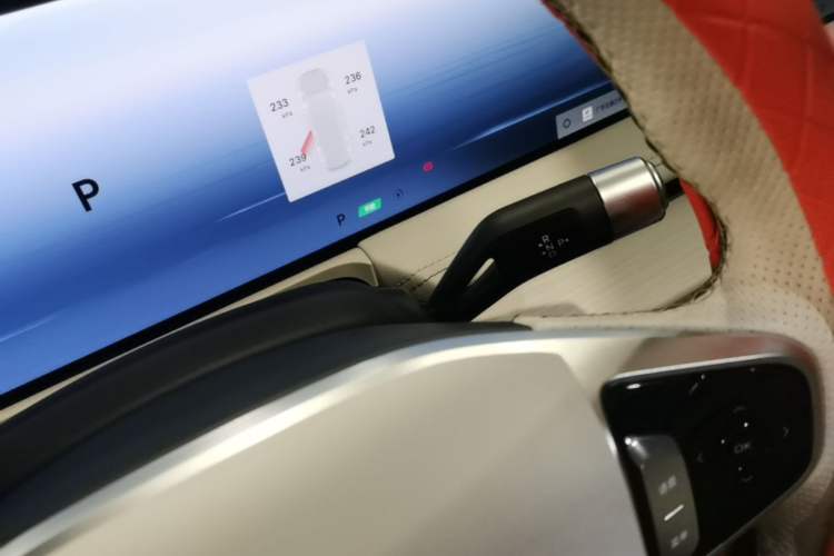 Used Geely Galaxy E8 2024 665 km Range Rear-Drive Starship Long-Range Version
