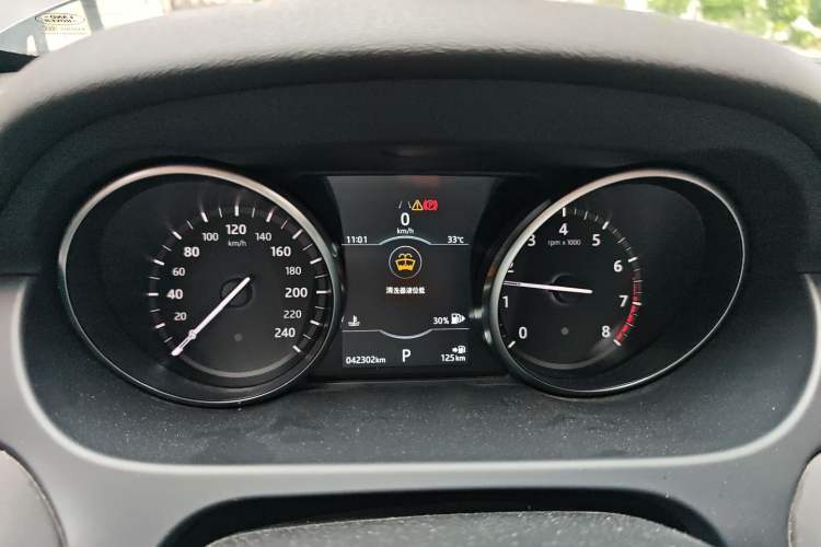 Used Land Rover Discovery Sport 2019 240 PS SE Version China VI Standard
