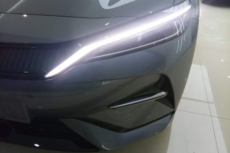 Used BYD Song L EV 2025 Intelligent Driving Version 602 km Range LiDAR-equipped All-Wheel-Drive Type

