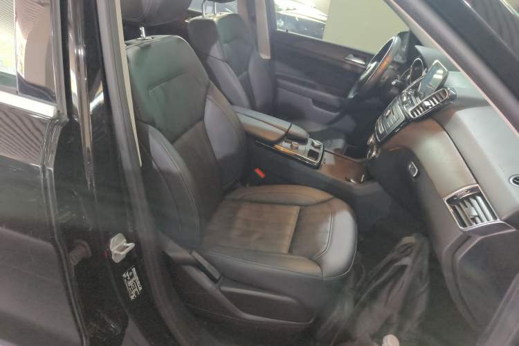 Used Mercedes-Benz GLE 2016 GLE 320 4MATIC Dynamic Edition Right Front Seat