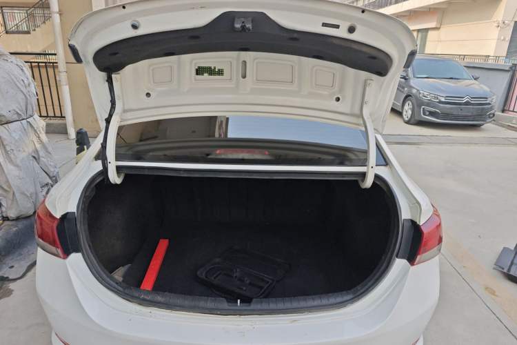 Used Hyundai Verna (new generation) 2016 1.4L Manual Cool Edition GLS