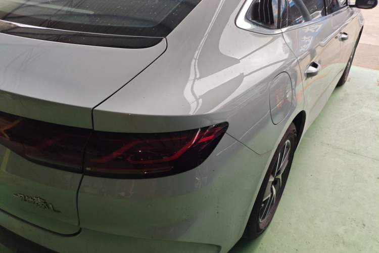 Used BYD Qin L 2024 DM-i 120KM Leading Model Right Rear Taillight
