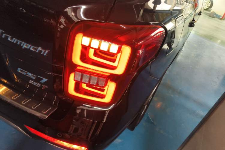 Used GAC Trumpchi GS7 2017 320T Two-Wheel-Drive Luxury Smart Connectivity Model