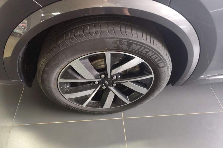 Used Li Auto L8 2023 Pro Model
