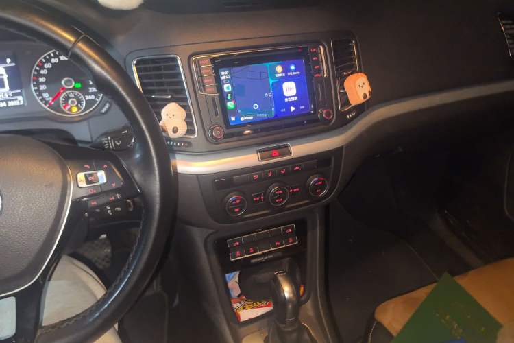 Used Volkswagen Sharan 2018 380TSI Comfort Edition 7-Seater Audio And AC Panel