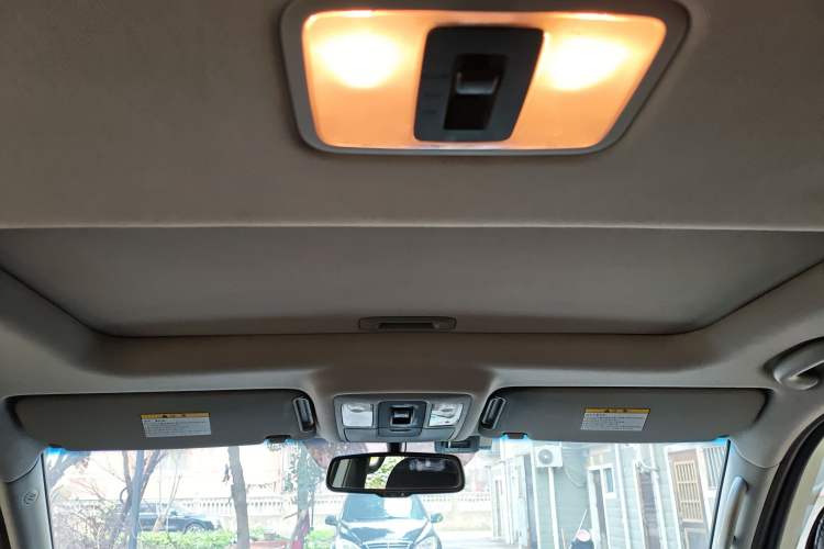 Used Kia Borrego 2013 3.8L Luxury Edition China V standard Headliner