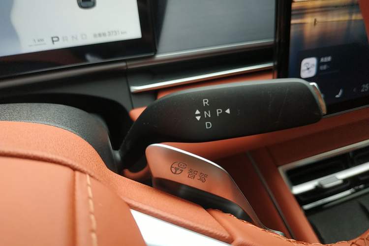 Used BYD Tang L 2025 DM 175KM Drone Player Edition Gear Lever