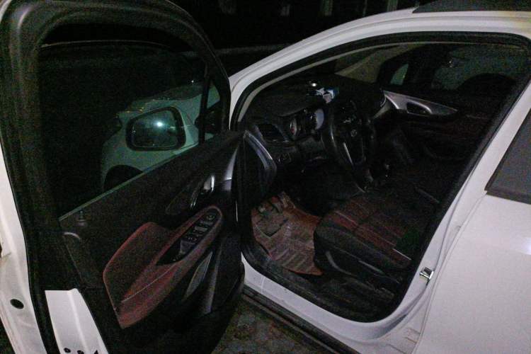 Used Buick Encore 2015 1.4T Manual Two-Wheel Drive Urban Advanced Model
