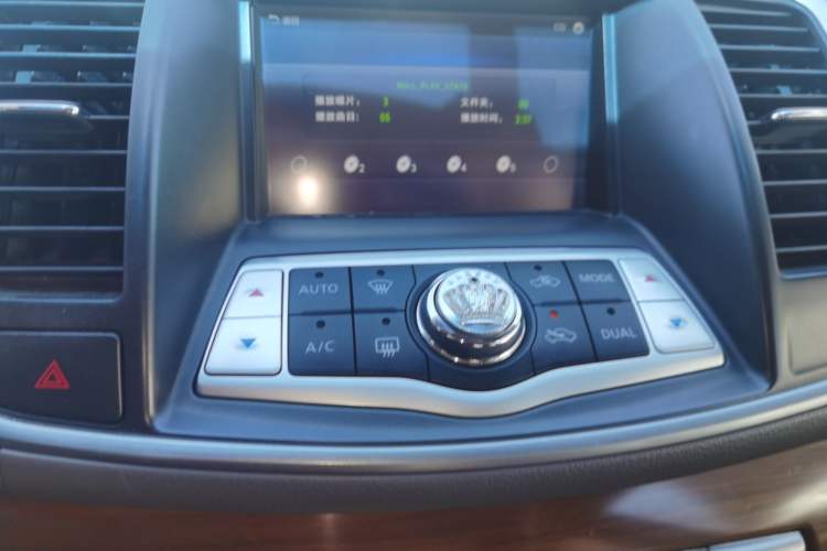 Used Nissan Teana 2011 2.0L XL Comfort Edition Audio And AC Panel