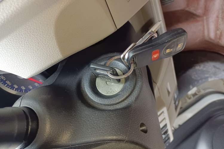 Used Venucia R50 2015 1.6L Automatic Fashion Edition
