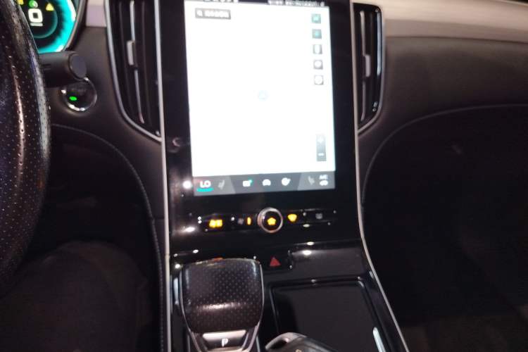 Used Rising ER6 2020 620 km Smart Edition
