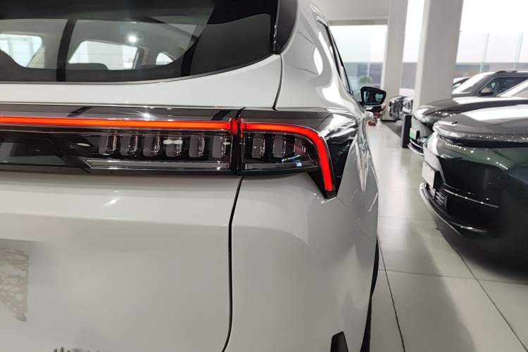 Used JETOUR Shanhai L7 2024 1.5T 120km ULTRA 7-Seater Right Rear Taillight