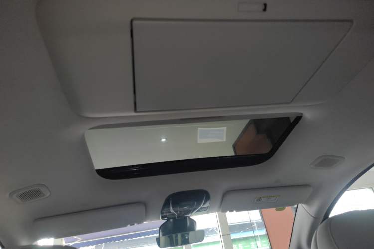 Used VOYAH Dream 2025 PHEV Four-Wheel-Drive Flagship Kunpeng Edition
