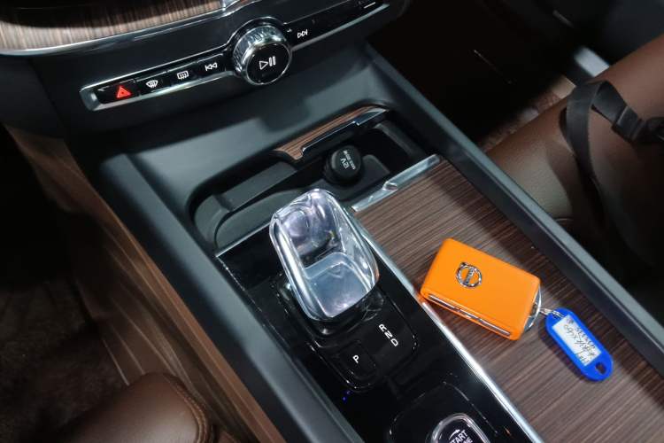 Used Volvo XC60 2022 B5 4x4 Smart Luxury Edition