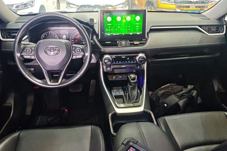 Used Toyota Wildlander 2021 2.0L CVT Two-Wheel Drive Luxury Edition Center Console