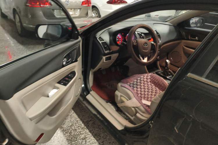 Used Bestune B50 2013 1.6L manual Comfort trim level Driver Seat