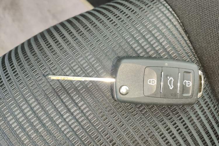 Used Nissan Tiida 2016 1.6L CVT Cool Dynamic Edition Vehicle Key