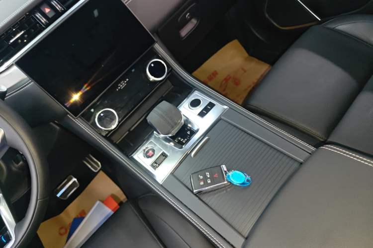 Used Jaguar F-PACE 2024 P250 R-Dynamic SE